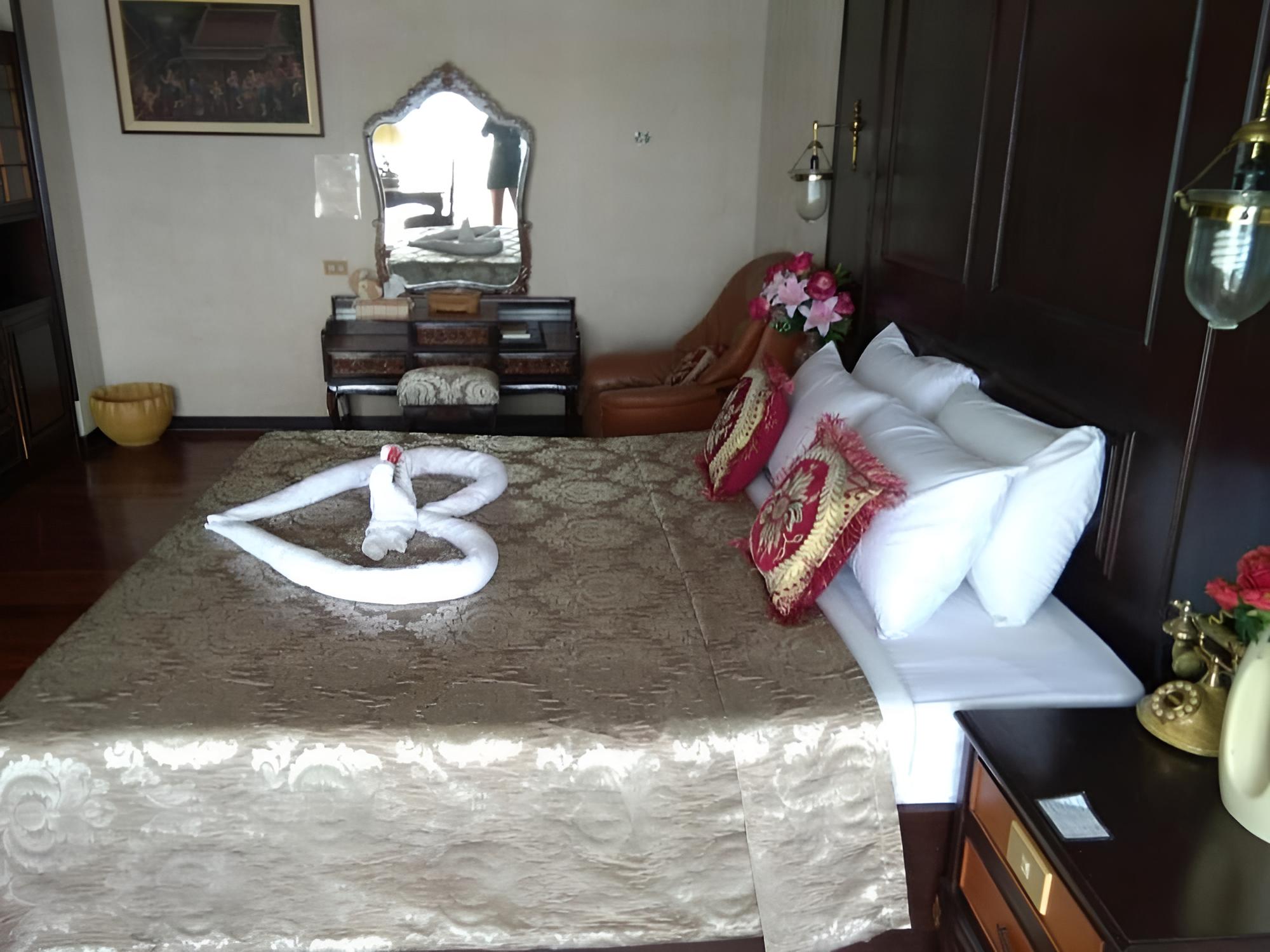 Petchkasem Grand Hotel