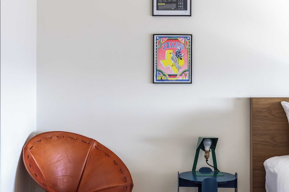 Sleeps 34! 11 Condos in New Austin High Rise w/ Rooftop Pool, Gym, Yoga Studio