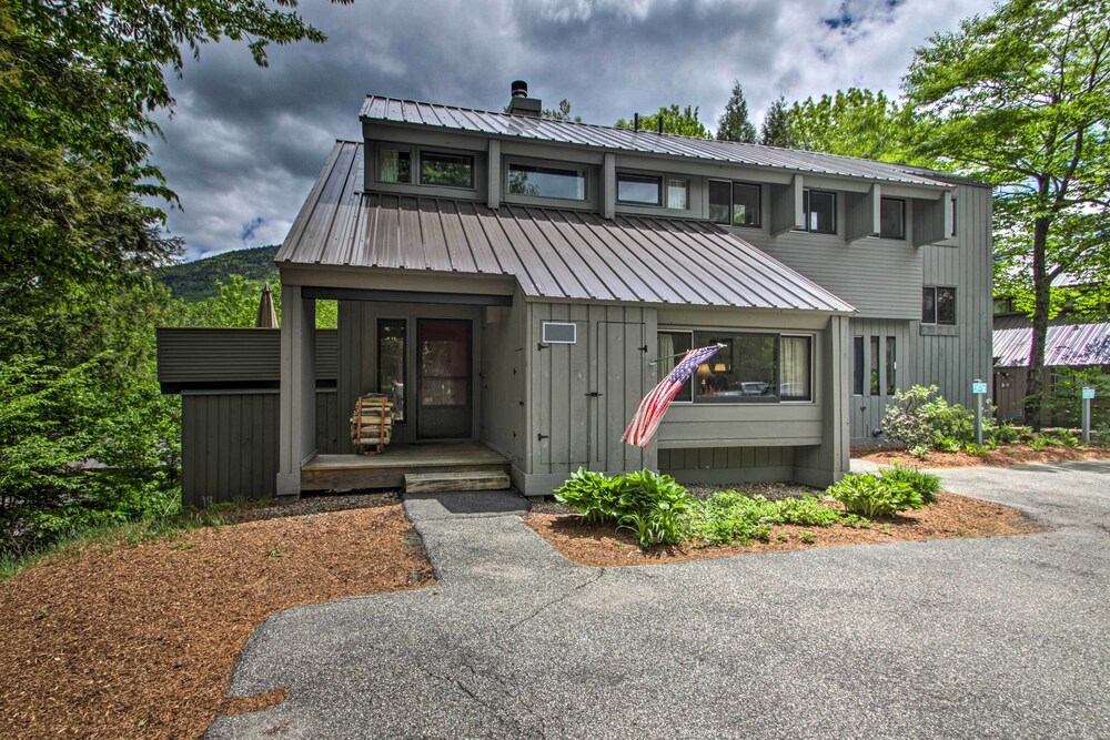 Pet-friendly Loon Mountain Condo w/ Deck + Grill!