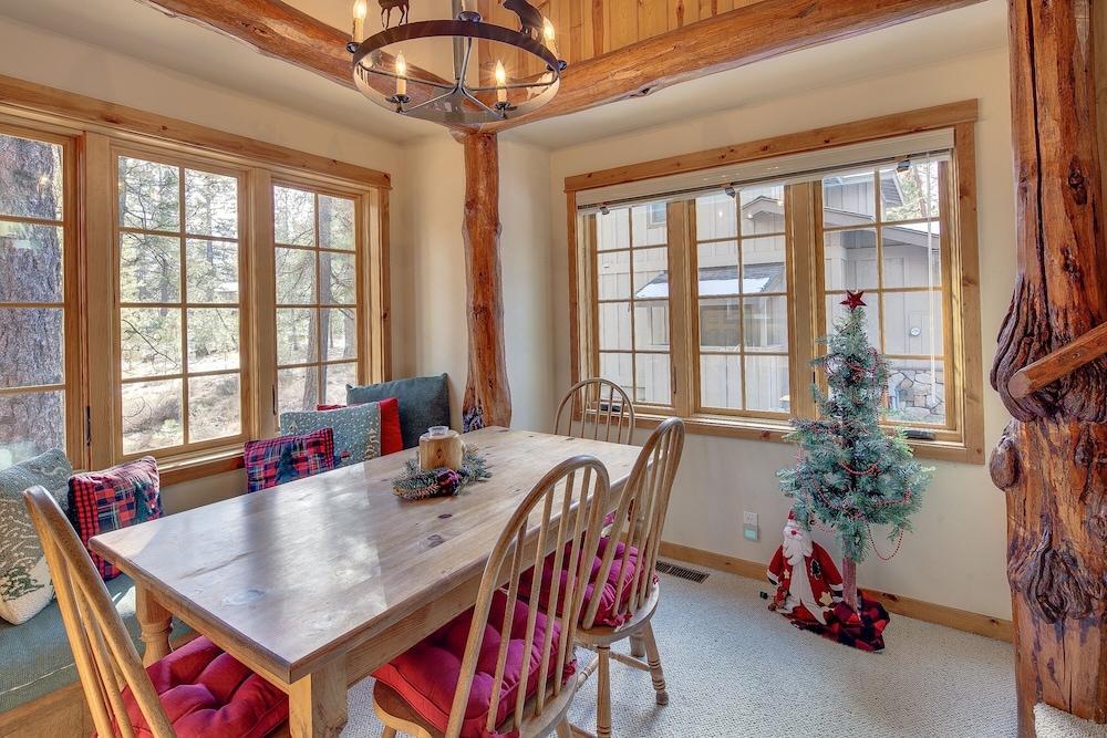 Diamond Peak 2 3 Bedroom Home