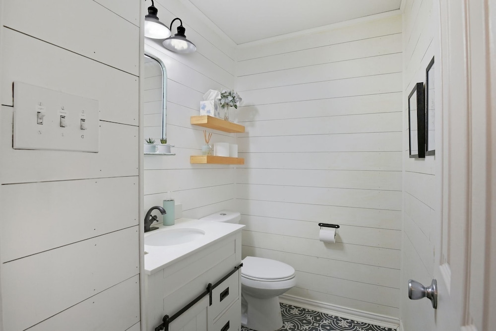 Howdy Hang Out - Cozy, Cute And Comfortable House! 2 Bedroom Home