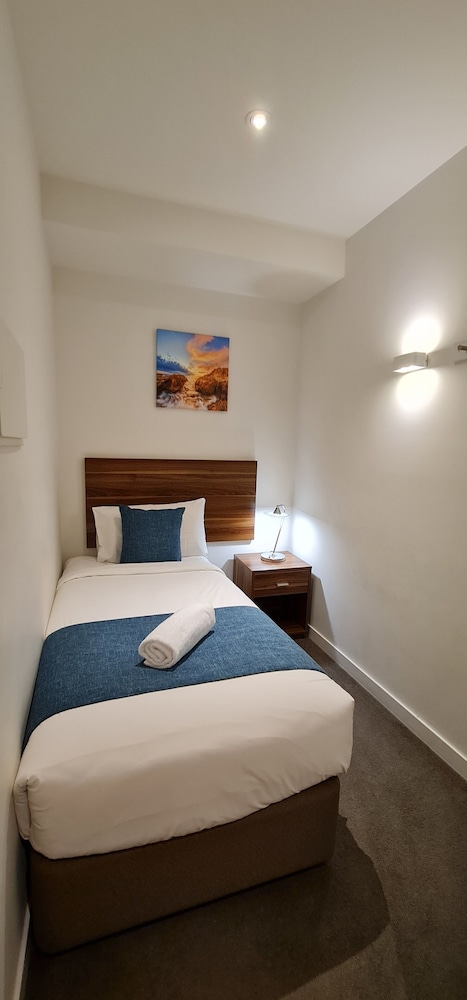 Flinders Street Apartments