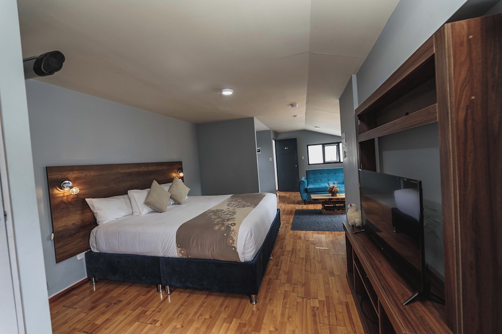 San Pedro Apartments