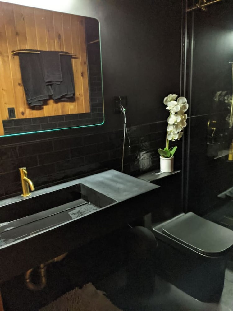 Rustic Modern Cabin w Hot Tub 1 5 hrs From NYC