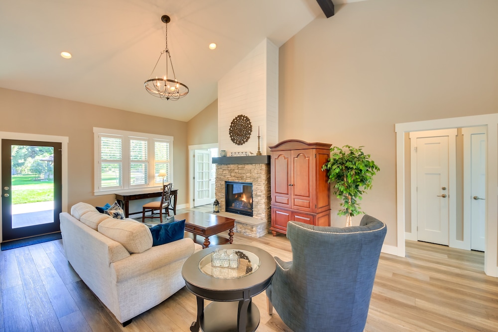 Sandpoint Vacations - Modern Sandpoint Home w/ Lake Pend Oreille View! - Property Image 3