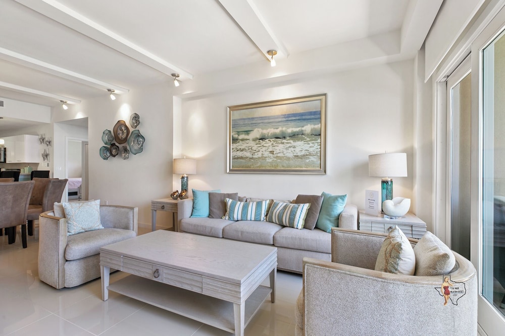 Bahia Mar-Solare Beachfront & Two Pools