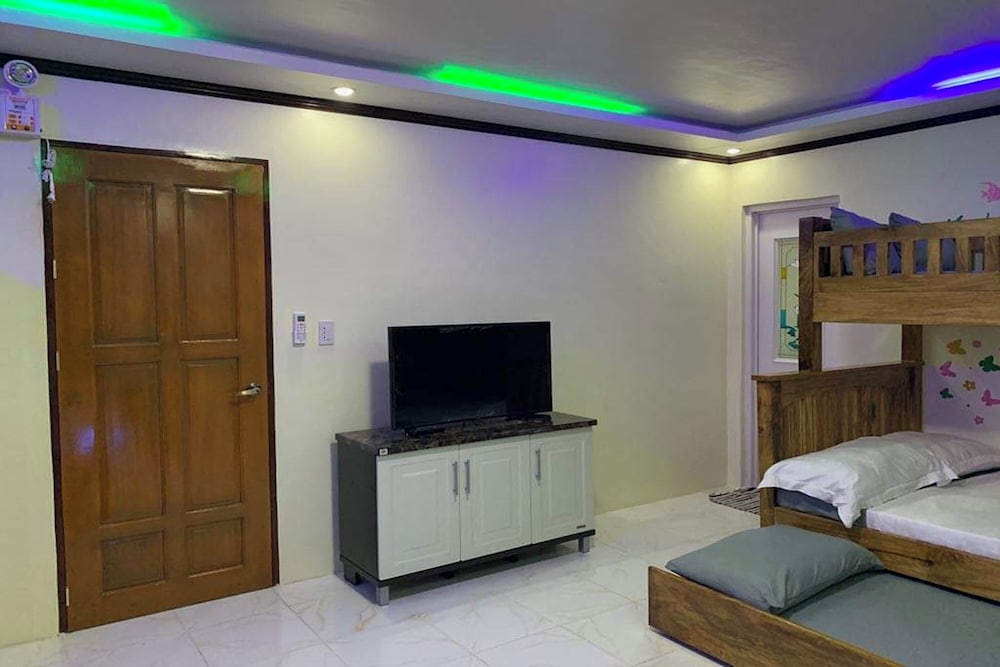 Michael's Homestay - Farm Villa near Patar Beach & Bolinao Falls