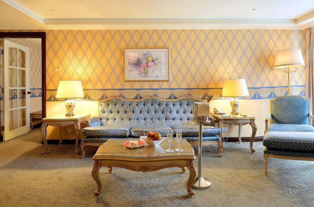 The Chitou Lemidi Hotel