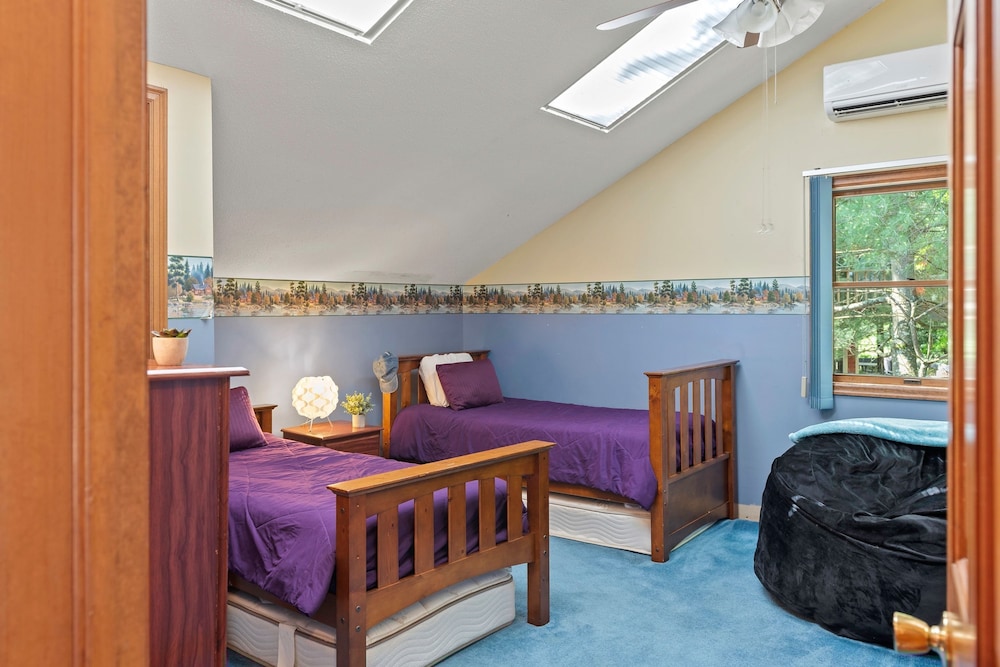 Marina Village by Avantstay Walk to Lake Marina Balcony Patio