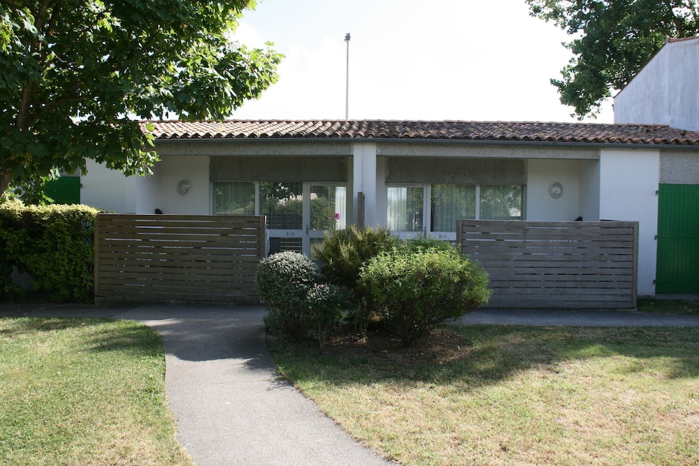 Holiday Home in Ars-en-re for Family