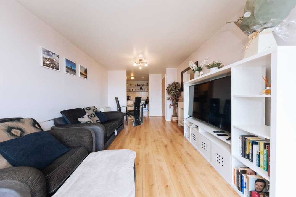 Chic & Radiant 1BD Flat Near Dublin City Centre!