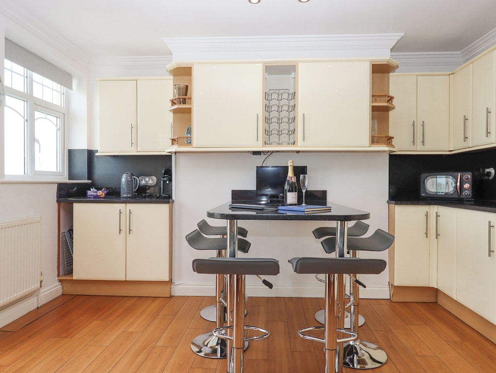 Flat 2 Channel View
