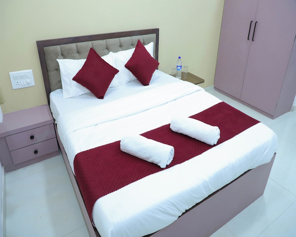 Hotel Devanshri Rooms & Restaurant