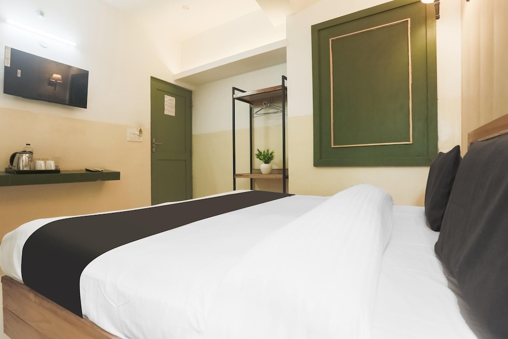 Cozy Stays Near Pacific Mall Rajpur Dehradun
