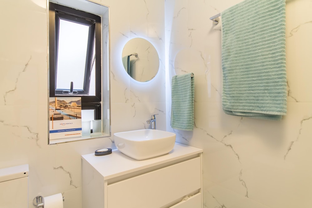Magnificent Sunny Seafront Apart Sliema