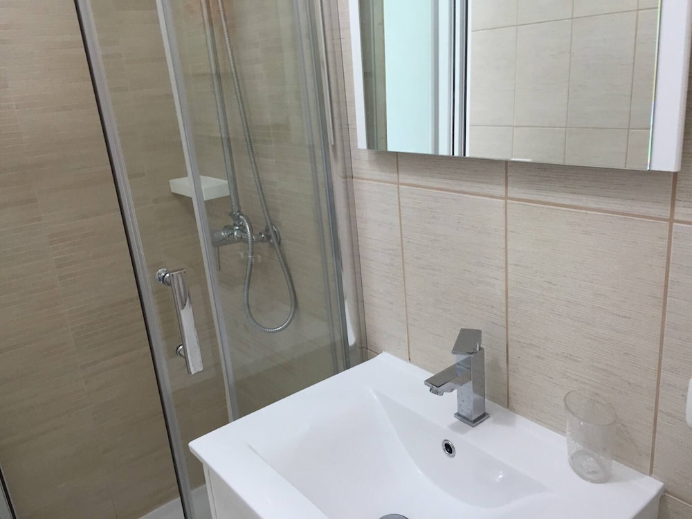 Delicious Los Cristianos,achacay,2bdr & 2bathr Beach Close Wifi Free