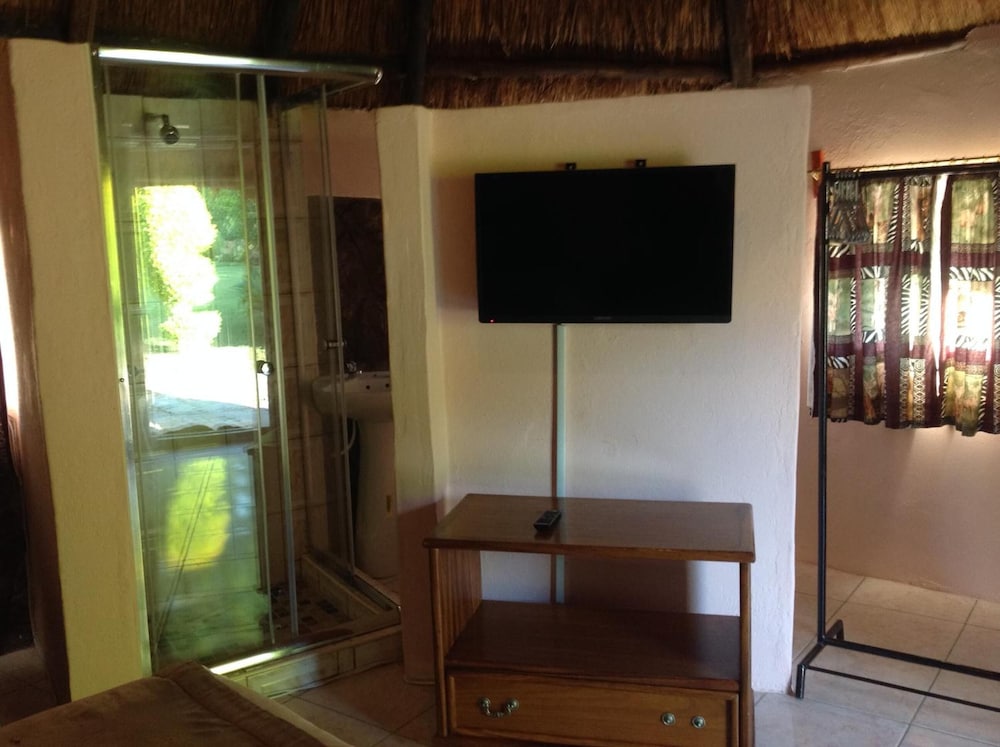 Lynn's Guest House
