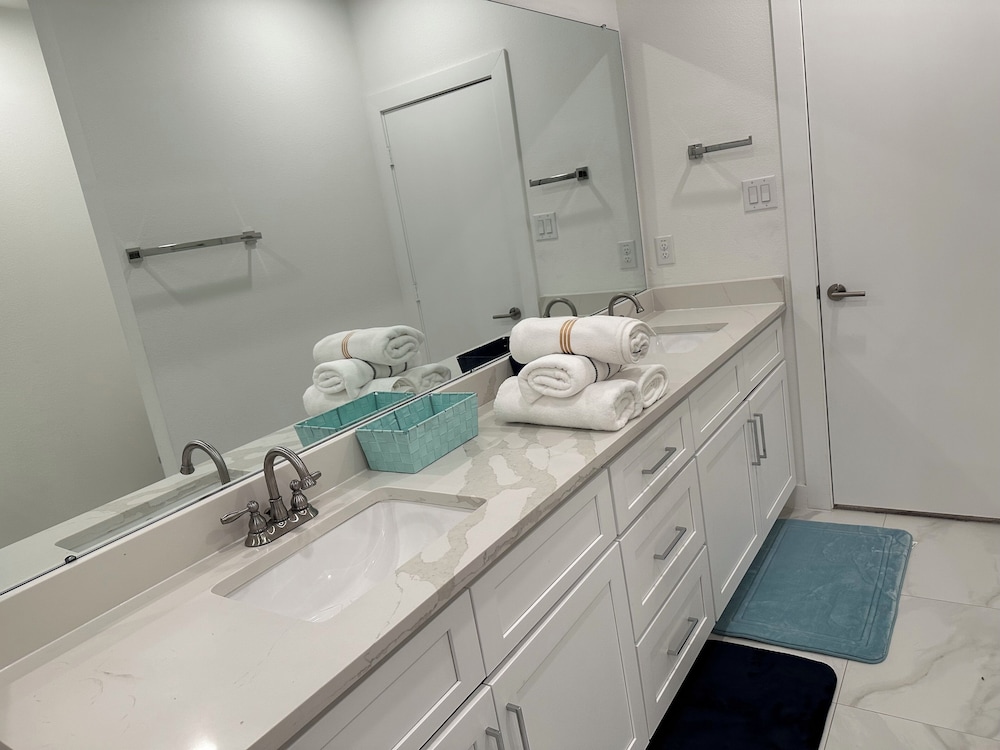 Luxury 3BR for Families Nurses and Group