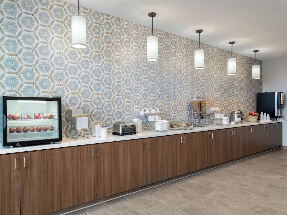 La Quinta Inn And Suites By Wyndham Lincoln