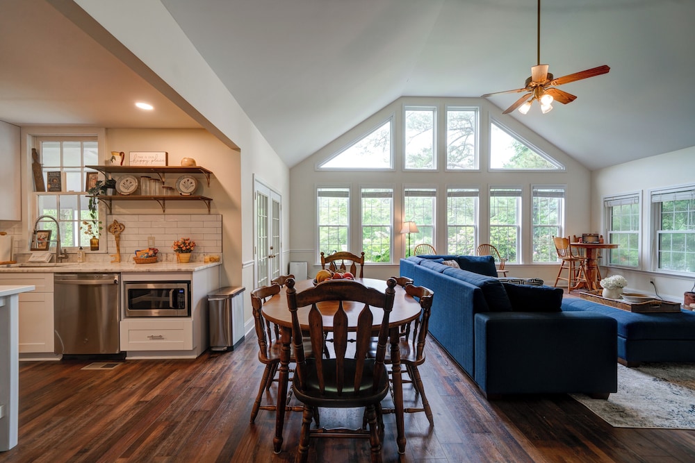 Lakeside Country Cottage