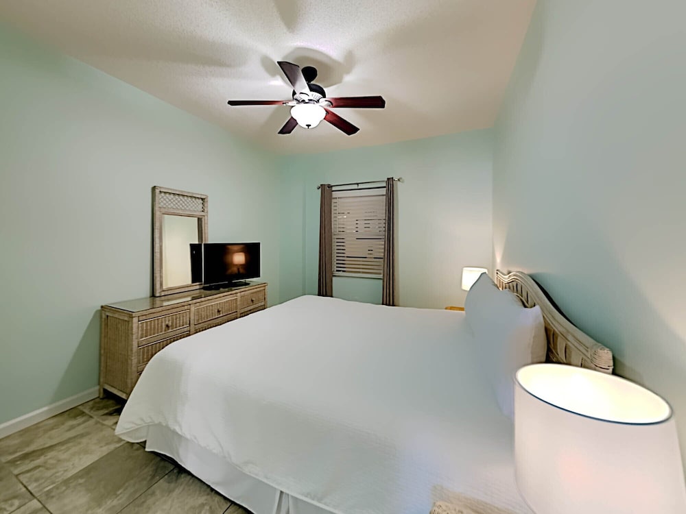 Tradewinds by Southern Vacation Rentals