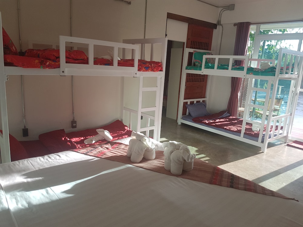 Nan De Panna Riverside Homestay