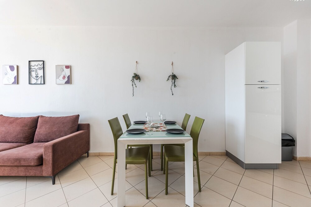 Central Main Square Apartment