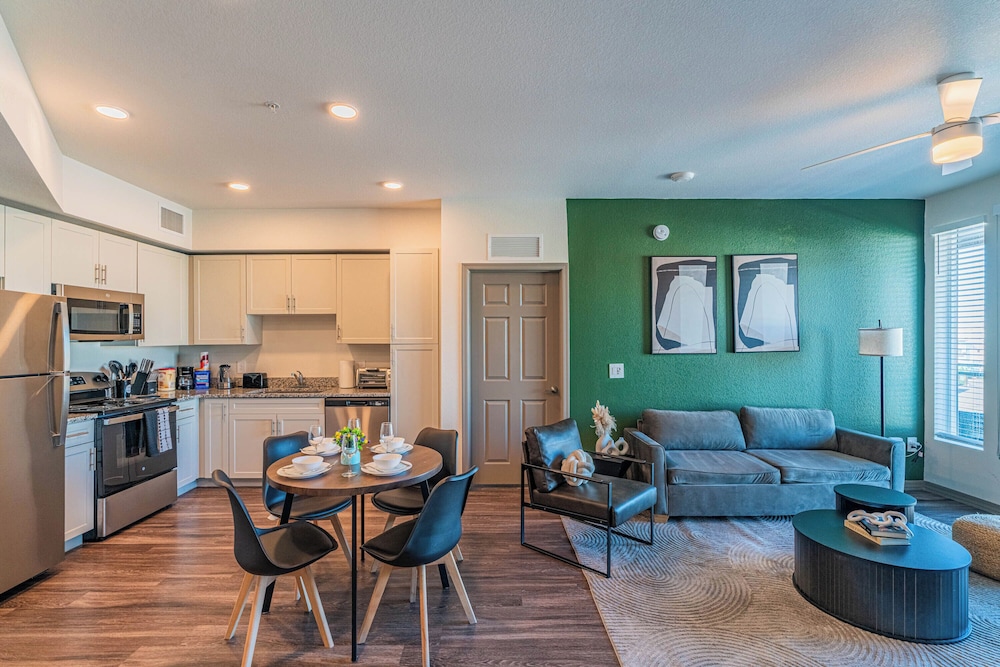 ROVE LIVING/KL - Cardinal 95