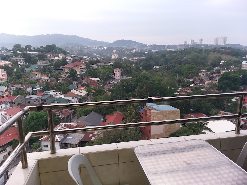 Hotel Obaid's Condo in Winland Towers - Image 1