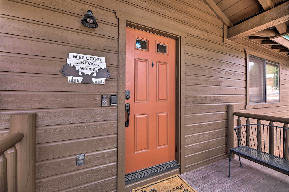 Pet-friendly Show Low Cabin w/ Trail Access!