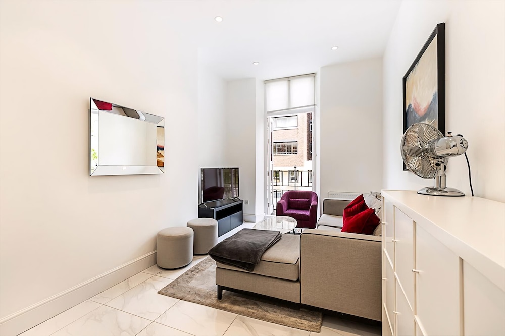 Stylish Two-bed Flat Near Oxford Circus