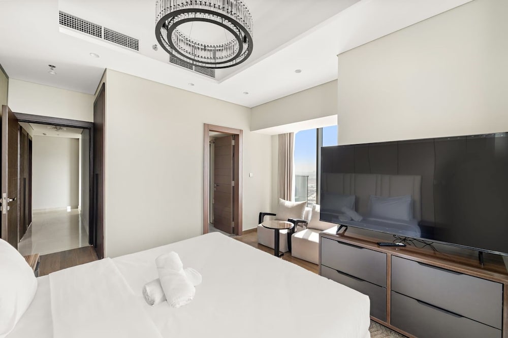 Amazing 2BR in Business Bay With Full Burj View