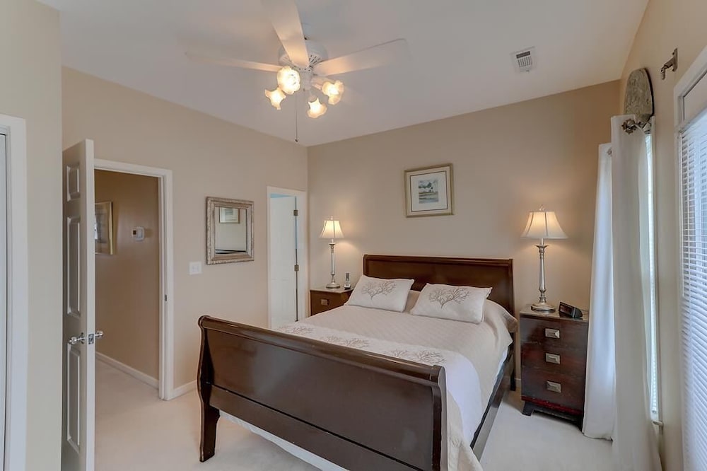 Charleston Vacations - 18 Pelican Bay - Property Image 4