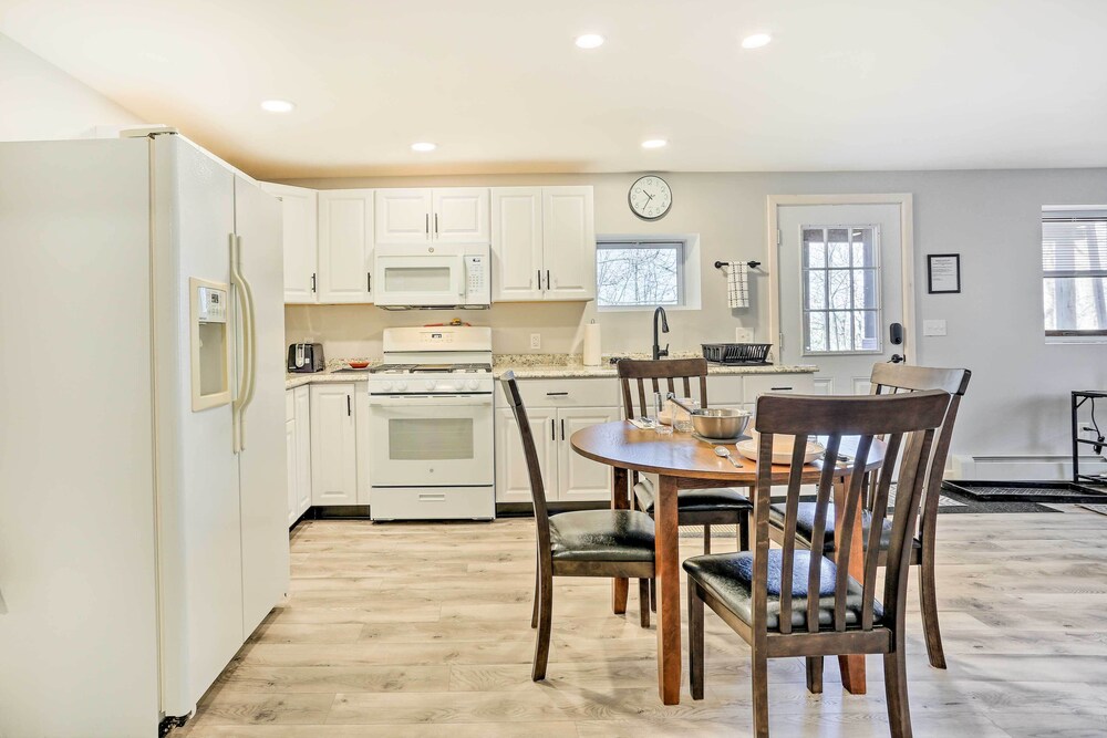Charming Beacon Apt w/ Fire Pit: Near Hiking! - Property Image 22