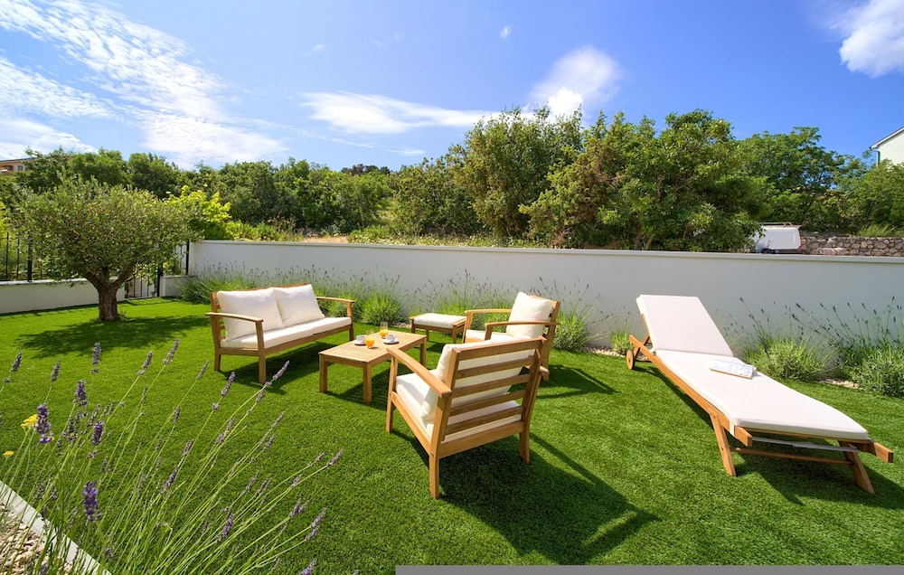 Villa Majestic With Sauna and Beautiful Views