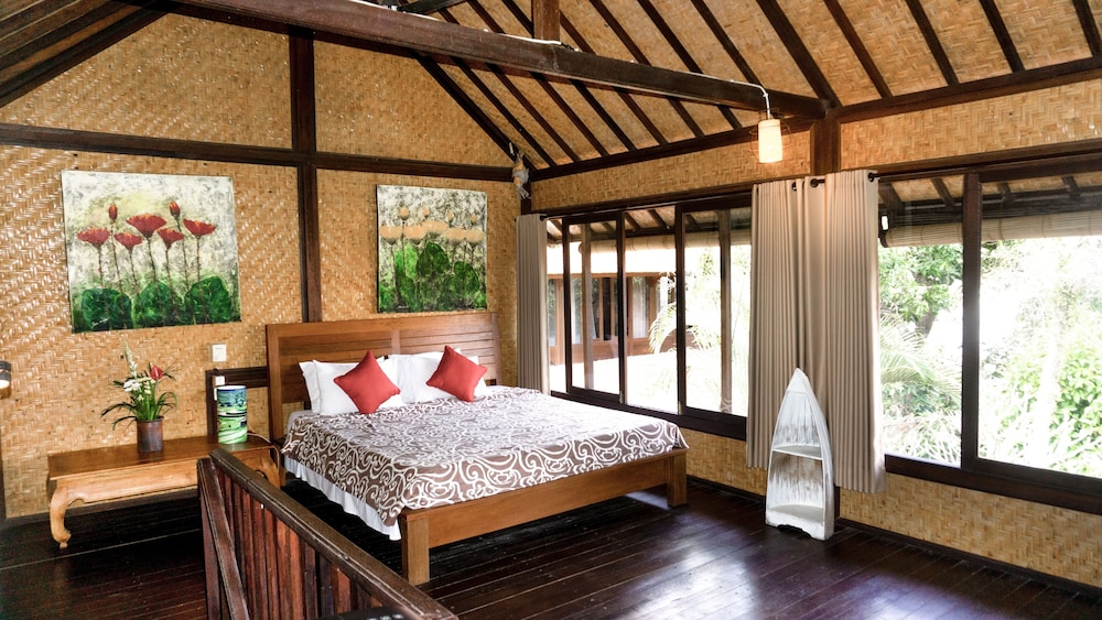 Sari Bamboo Bungalows
