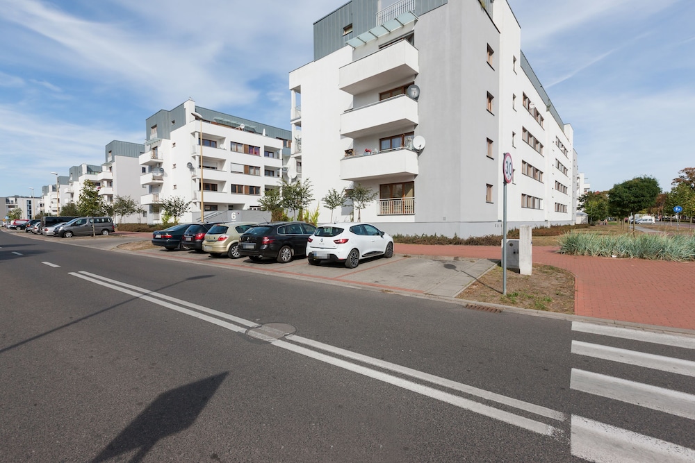 Apartments Chelmonskiego by Renters view 2