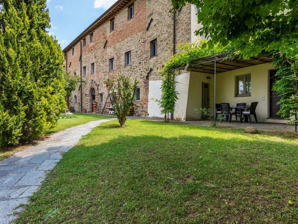 Rustic Holiday Home in Citta di Castello With Swimming Pool photo 1