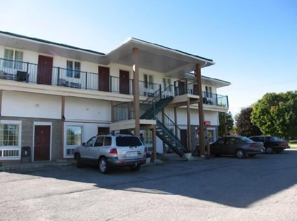 Orillia Vacations - Bayview inn - Property Image 9