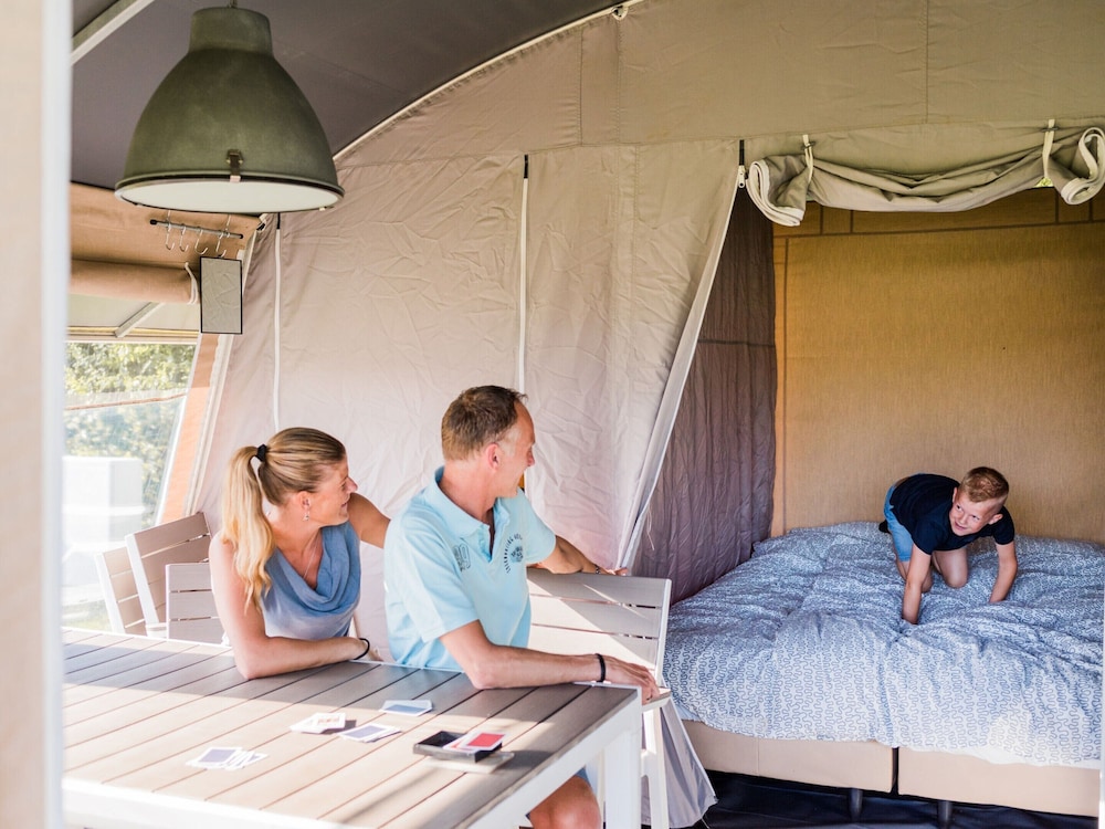 Lakefront Glamping w/ Pets