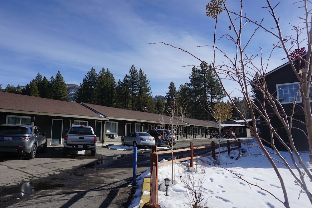 Lake Tahoe Vacations - AA Lake Tahoe Inn - Property Image 7