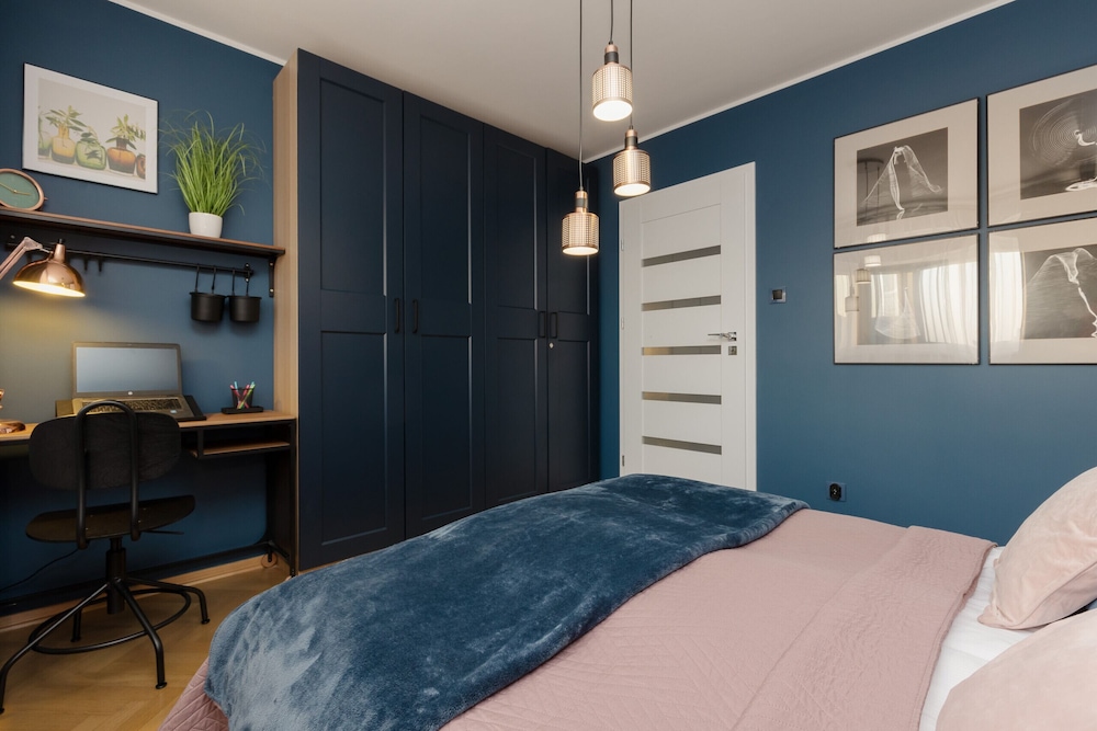 Stylish Apartment in Żoliborz by Renters view 2