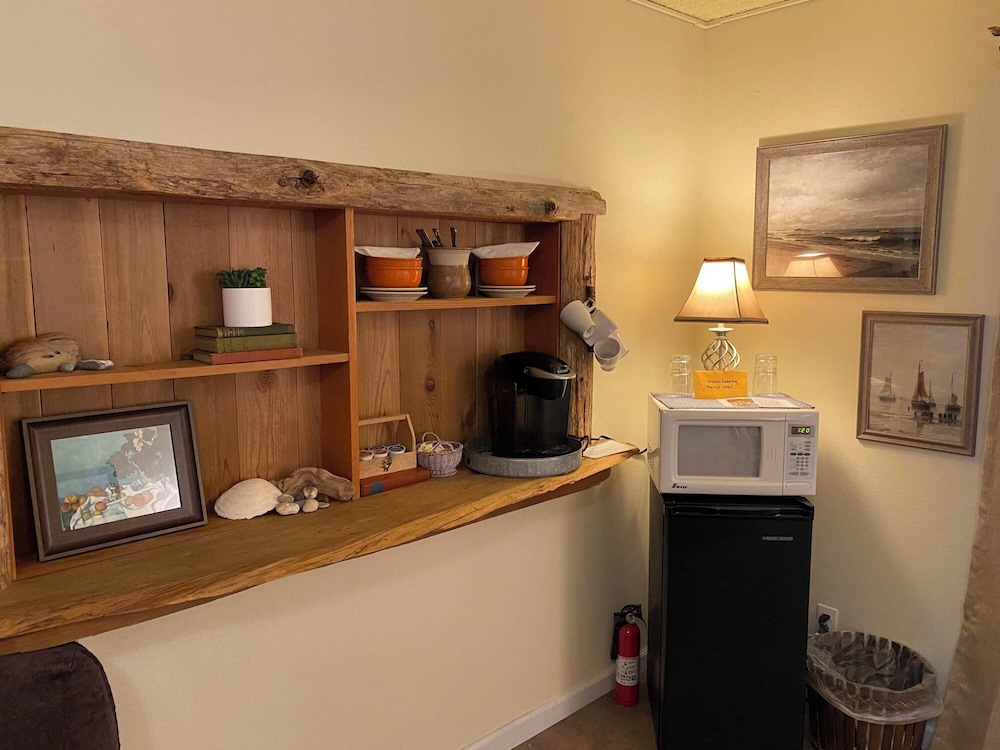 Manitou Lodge