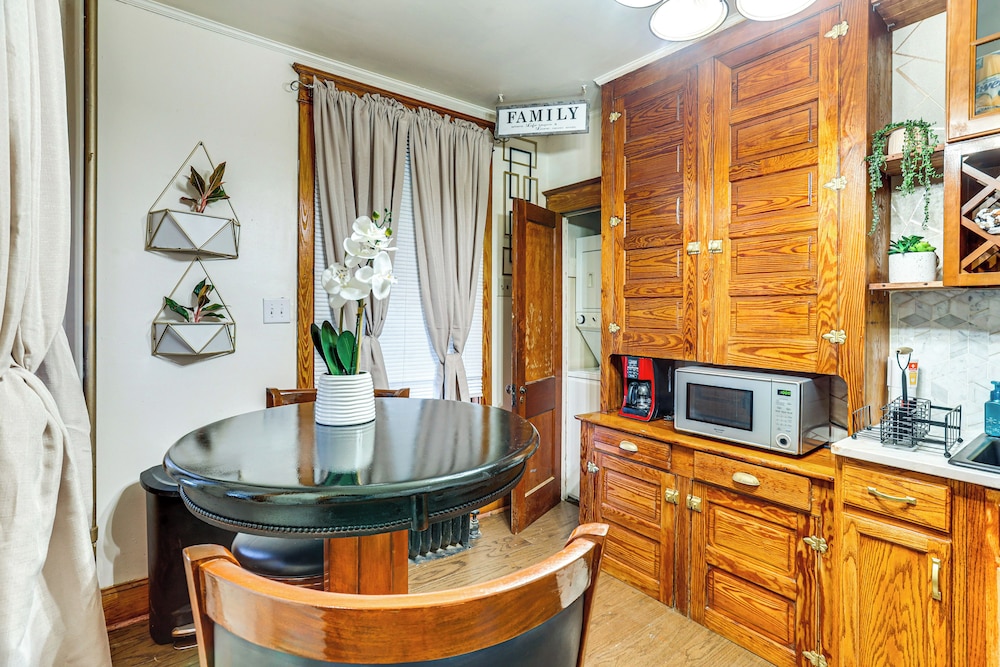 2 Mi to Dtwn: Harrisburg Escape w/ Furnished Deck!