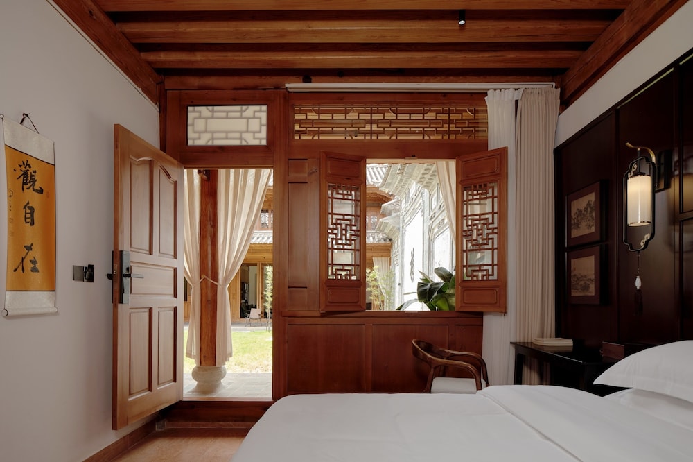 Shaxi Ancient Town Chang Le Li Chinese Courtyard Hotel