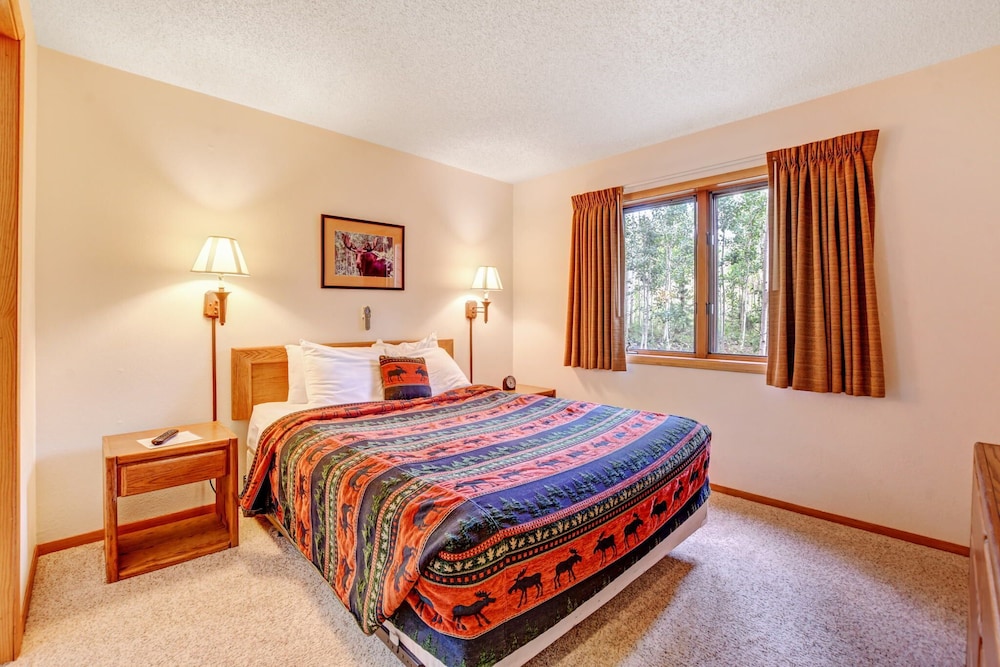 Indian Peaks Resort