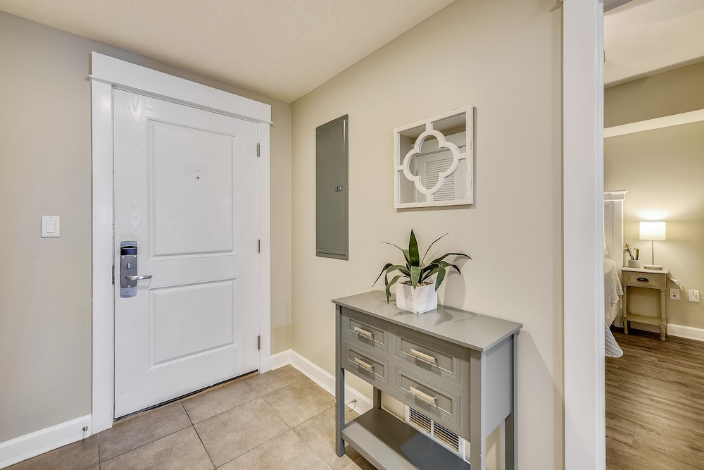 Grand Panama Beach Resort by Book That Condo