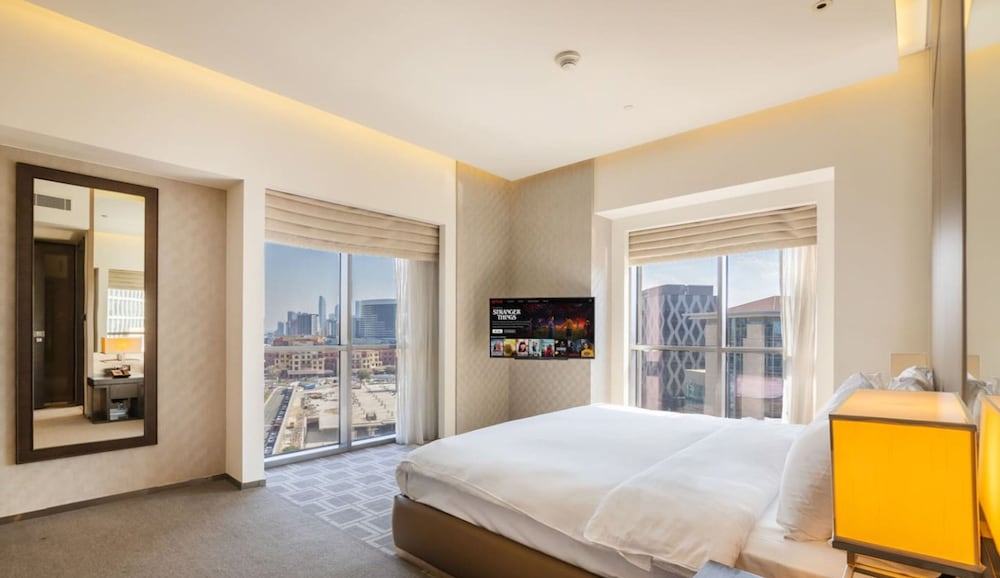 Elegant 3BR With Pool Near Wafi Mall Dubai Frame
