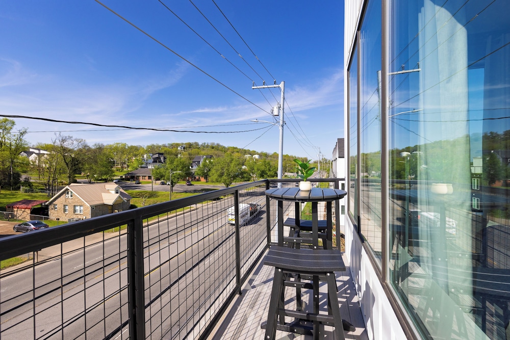 The Heights by AvantStay – Modern Condo Minutes from Broadway