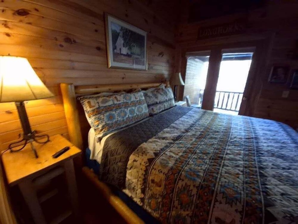 Reservation 2 Bedroom Cabin